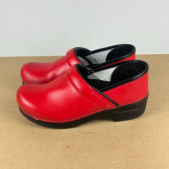 Dansko Professional Clogs Womens 7.5/8 EU 38 Matte Red Leather Low Top Slip On - Picture 1 of 12